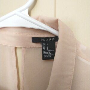 Forever 21 Large Blush color Sleeveless Silky Blouse with design